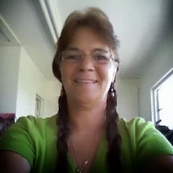 Meet your Posher, Robyn - Picture 1 of 1